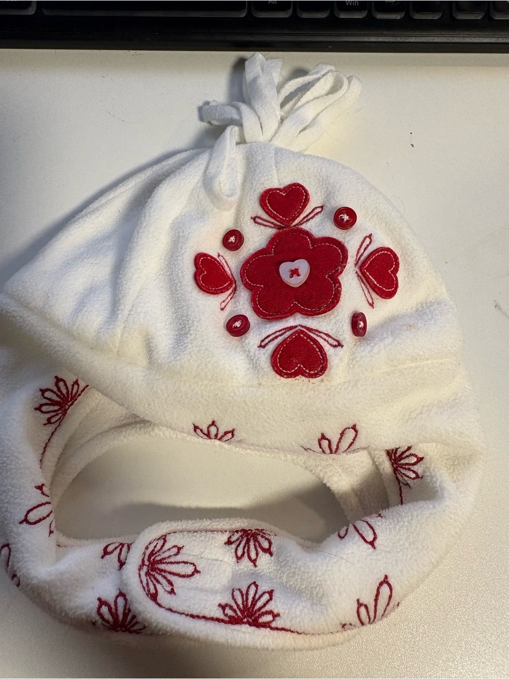 GAP White Fleece Kids Hat with Red Floral & Heart Appliqués